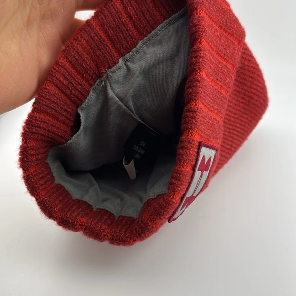 2014 Under armour UA logo red polyester toboggan beanie hat cap headgear